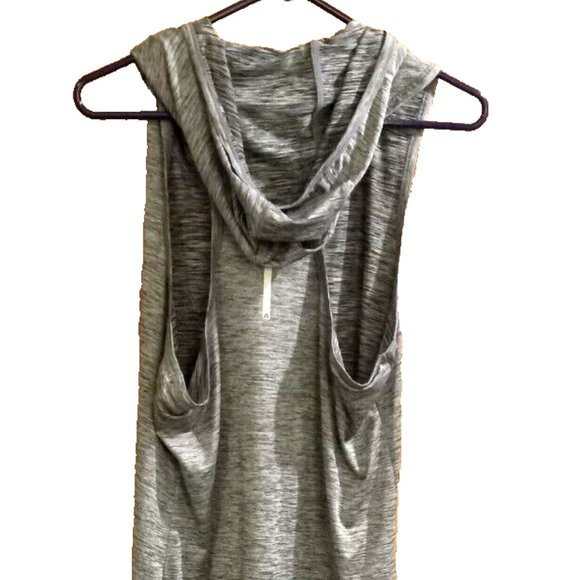 Reebok Womans Cowl Neck Hooded Tank large black grey & white fitness gym life - Picture 3 of 3